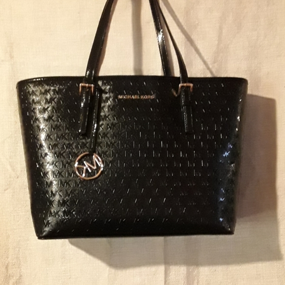 Michael Kors Handbags - Michael Kors patent leather bag (Brand New)